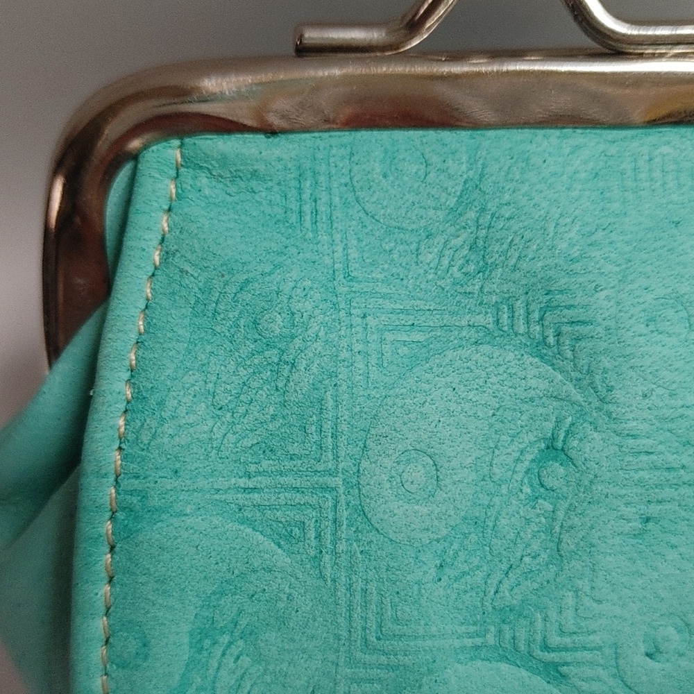 Vintage Turquoise Coin Purse with Princess Bride Yin Yang Embossed - Picture 5 of 12